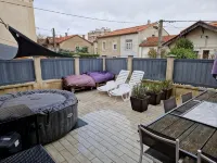 IDEALLY LOCATED GD APARTMENT, PARKING & PRIVATE TERRACE, JACCUZI, QUIET, DOMLOC - 2-Star
