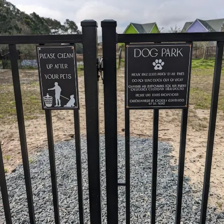 King & Bunk Beds, Beach Parking Pass, & Pets Stay Free