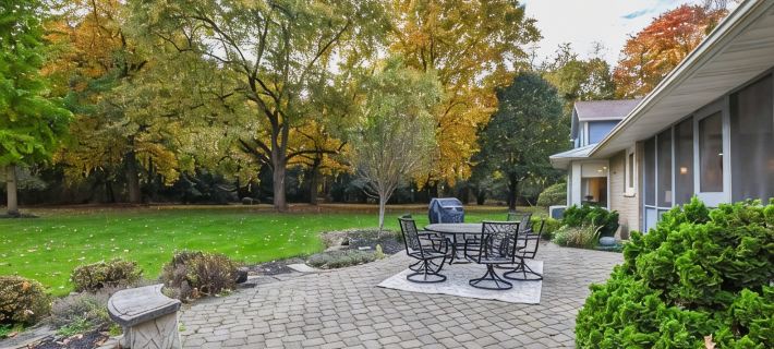 City estate offering privacy & seclusion near many attractions Hotel a Plain Township