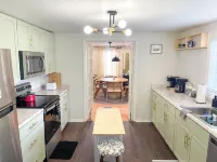 Zen Midcentury-Art Deco Hideaway