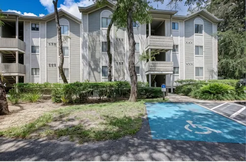 Quick Beach Access- Beautiful Screened in Deck and POOL - Private Pools