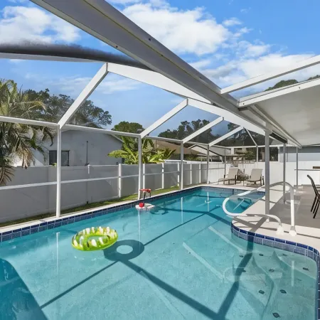 Beautiful Family Pool House Heated Pool