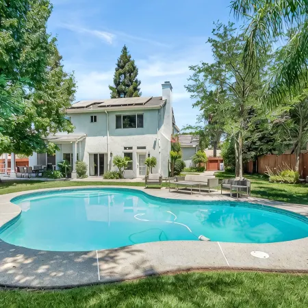Home oasis with sauna, jacuzzi, pool & heated gazebo!