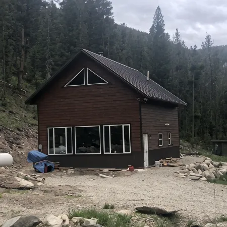 Big Hole Valley cabin near river access