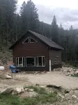 Big Hole Valley cabin near river access