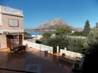 Myrties Boutique Apartments - parking
