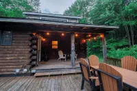 Cozy Cabin tucked in the woods. Pet-Friendly! 7 minutes from Ellicotville! - Chalets