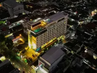 Java Lotus Hotel Jember ジェンベルのホテル