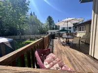 Close to Town, Hot Tub, 2 Kings, 4 Full Beds