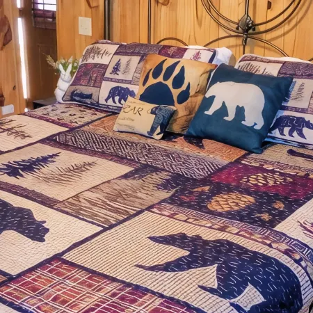 Stunning  Cabin. On a Mountain Ridge! Perfect vacation getaway for all ages!