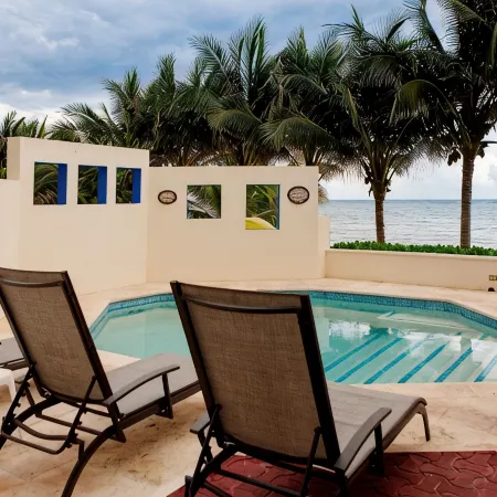 Spacious Beachside Villa with Gourmet Cook, Pool, WiFi – Large Sandy Clean Beach