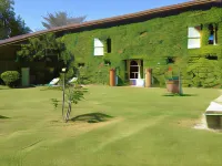 Villa Marambat - Guest houses