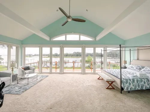 Waterfront 4 BR home with private pier and boat dock - Homestays