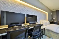 HOTEL YOGI - سبا