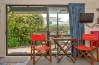 Moanarua Beach Cottage - Beach