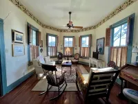 Historical Krezdorn House in the heart of Seguin!