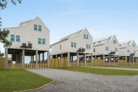 High-End Beachfront Home w/ Private Pool & Big Water Views! - 4-Sterne