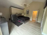 Charming 3BR - 2BA Comfy Home Near Beach, fun & relaxation-Perfect Getaway Spot! 칼버트 카운티 호텔