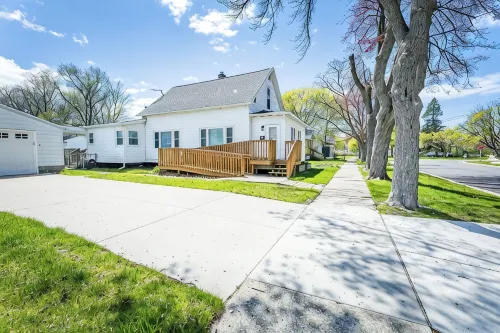 Charming 3-bedroom house in wonderful Muskegon with WiFi, AC - Wifi