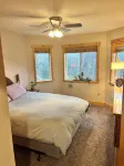 Mountain-View Retreat: Pond, Kayaks, Fire Pit, Hot Tub – Palmer, Alaska - 4-Star