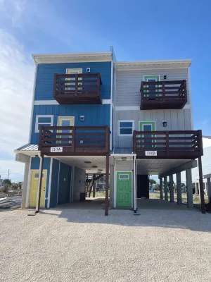Salty Life is a spacious townhome. - Wi-Fi