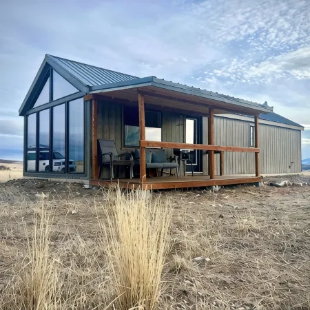 Alturas 1: New Modern 1BR Cabin, Big Windows for Big Mountain Views
