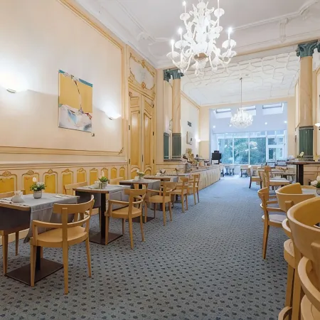 Best Western Plus Park Hotel Brussels Отели рядом с достопримечательностью «Музей Автомир»