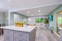 MI- Ranch style 3 bedroom 2 bath Quiet & safe Neighborhood king-bed! - Wi-Fi