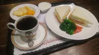 Monetgarden Coffee Grange Hostel - breakfast