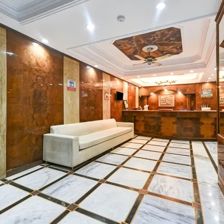 Hotel Geet Deluxe Отели рядом с достопримечательностью «Радж Гхат»