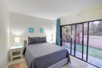 Modern condo: Steps from Atlantis & Beach - Homestays