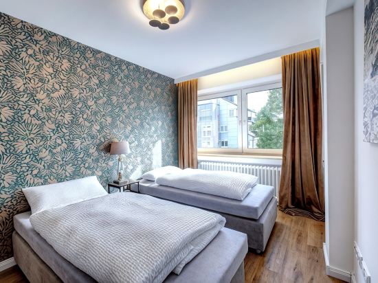 Luxury apartment, 140sqm, top location, two parking spaces
