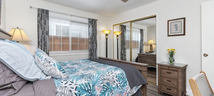 Lantern District Condo. Huge Private View Deck. All on One Level. Walk to Harbor Hotels in Dana Point