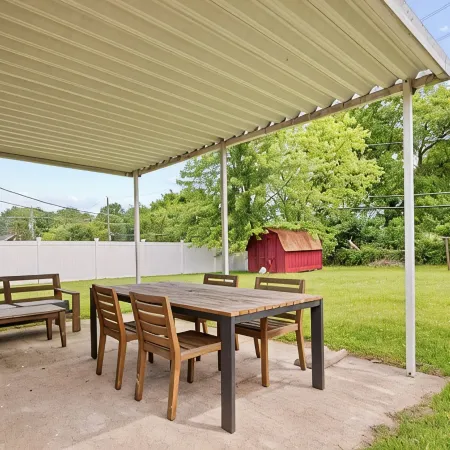 Cozy 3BR Getaway Pets OK + Fenced Yard
