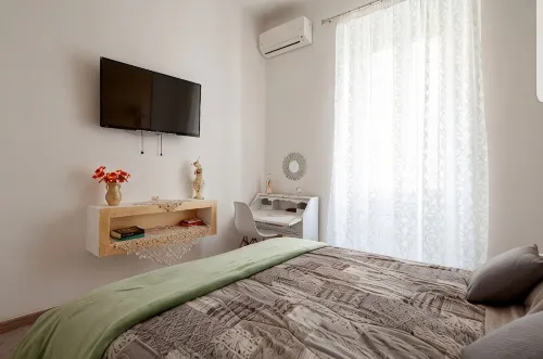 Equipped apartment, with 43 "TV and Netflix, 2 minutes from the station, - 2 stelle