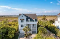 Beautiful 5 bedrooms, 5.5 baths on sound and walking distance to beach and shops - 3-Star