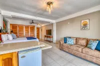 Tropical Suites Hotel - Pools