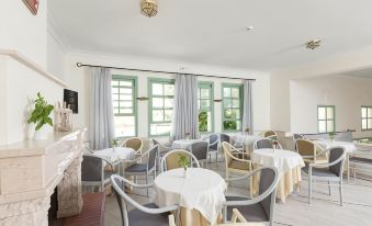 Samaina Port Hotel
