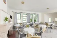 Samaina Port Hotel