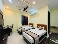 Jmc Hotel Lavish - Homestays