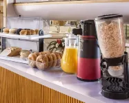 Econo Lodge Inn & Suites Colonie Center Mall - 2-Star