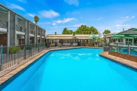 Poenamo Hotel - Private Pools