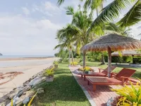 Tanjung Puteri Motel Hotels near Craft Cultural Complex