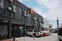 玻璃市瓜拉T酒店 - 停車場