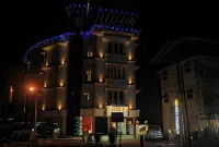 Srivar Hotels - parking