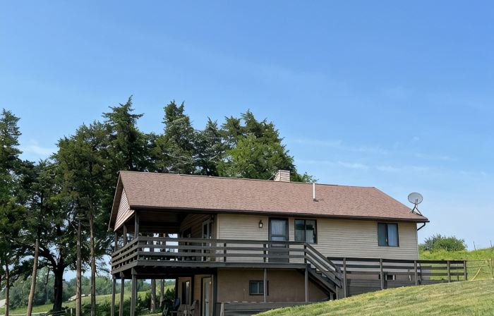 Beautiful house on Lake Rathbun with in-ground pool & 50-amp camper hookup