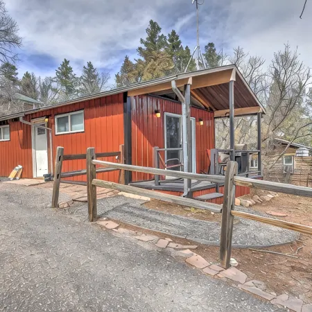 Modern Cabin Sleeps 5- Close in Manitou Springs and close to Garden of the Gods
