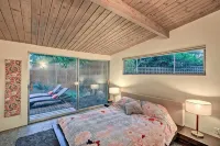 Mid-Century Steps from Miramar Beach, Private Fenced Garden in Montecito - Wi-Fi