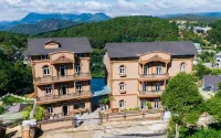 Shin Village Hotel - Mountain view