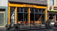 Quiet & cozy studios in a prime location. Direct proximity to the old town & DOM!